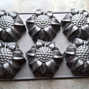 Nordic Ware Sunflower Muffin pan